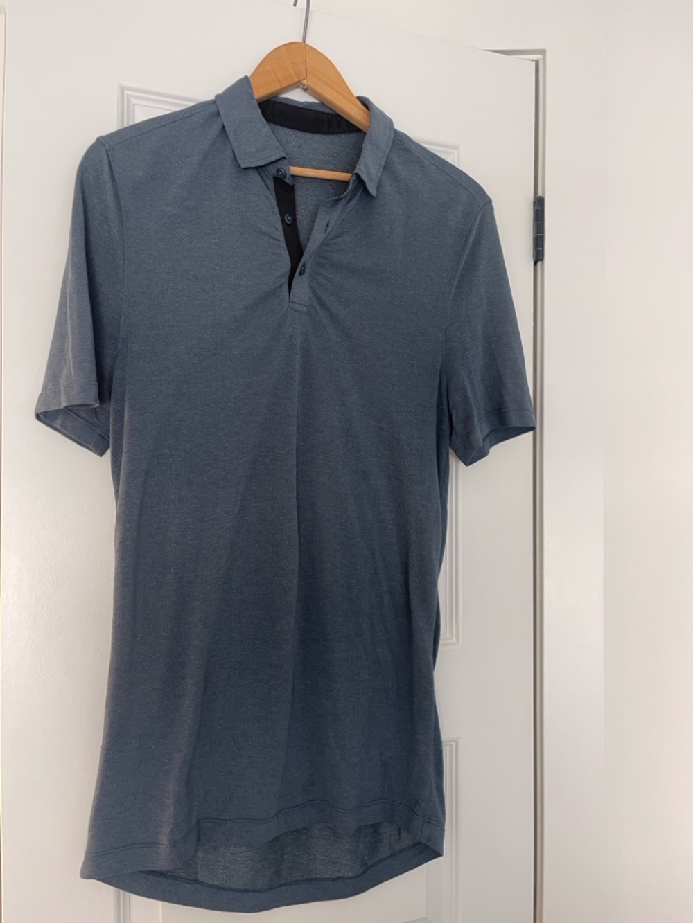 Men’s Lululemon Collared T Shirt